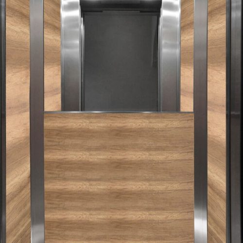 Elegante Kabine mit Chrome und Holzdekor